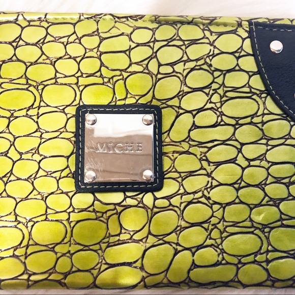 Miche Green Embossed Snakeskin Outside Shell of Bag Size Small - Picture 3 of 6